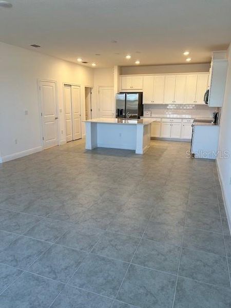 Spacious, unfurnished interior of a new home in , St. Cloud (Image 11).