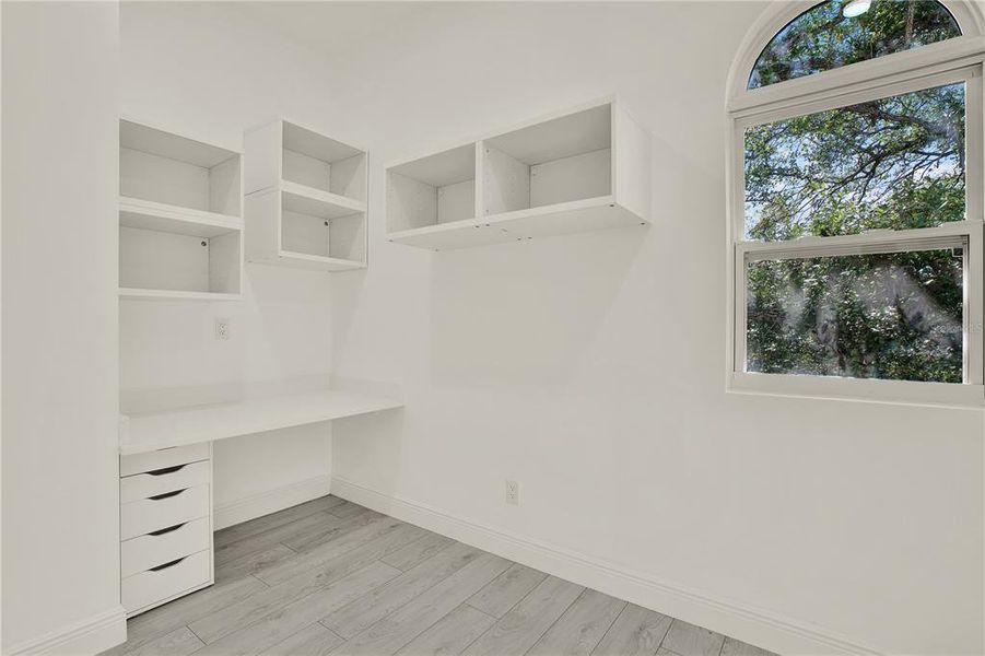 Spacious, unfurnished interior of a new home in , Tampa (Image 15).