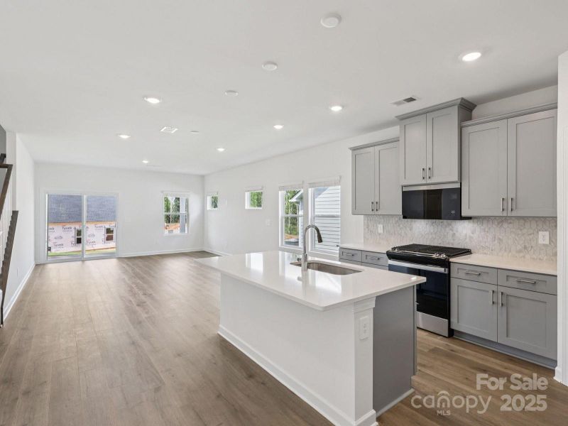 Photo is not of the actual home, but is an inspirational photo of builder’s model home and may depict options, furnishings, and/or decorator features that are not included Photo is not of the actual home, but is an inspirational photo of builder’s model home and may depict options, furnishings, and/or decorator features that are not included