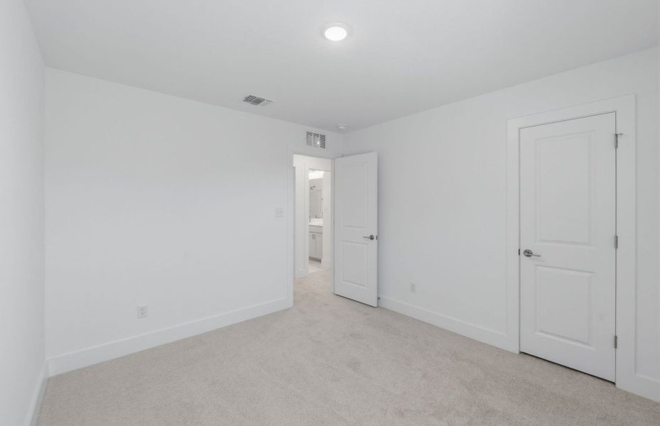 Spacious, unfurnished interior of a new home in Saddleback at Santa Rita Ranch, Liberty Hill (Image 43).