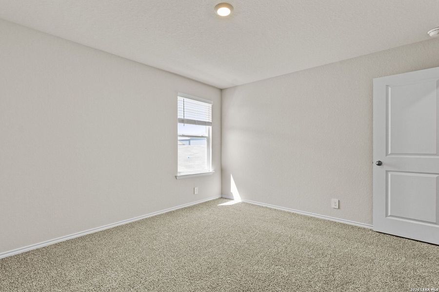 Spacious, unfurnished interior of a new home in Redbird Ranch, San Antonio (Image 24).