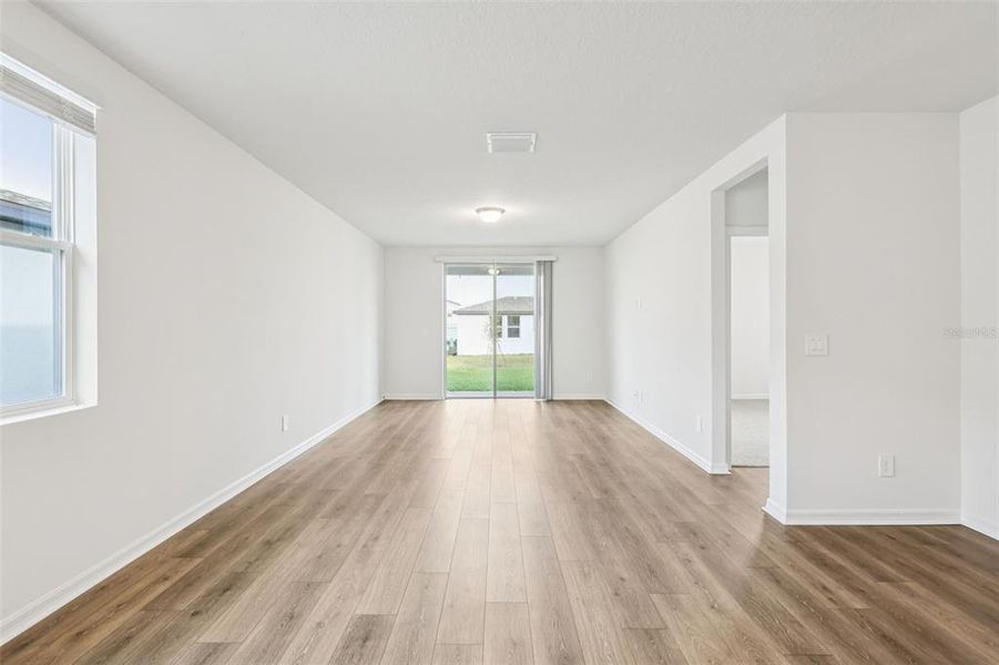 Spacious, unfurnished interior of a new home in The Reserve at Twin Lakes, St. Cloud (Image 24).