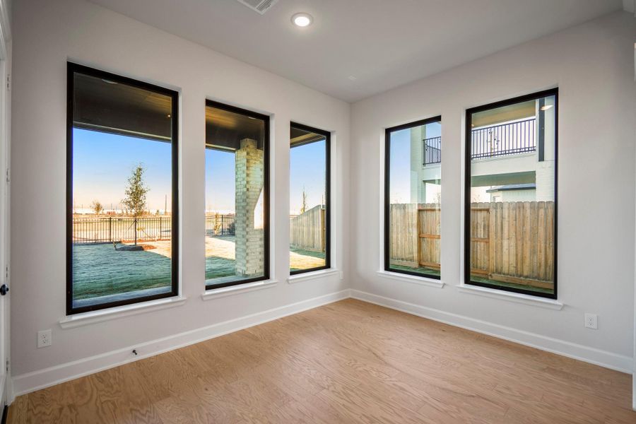 Spacious, unfurnished interior of a new home in Jordan Ranch 70' Lots, Fulshear (Image 32).