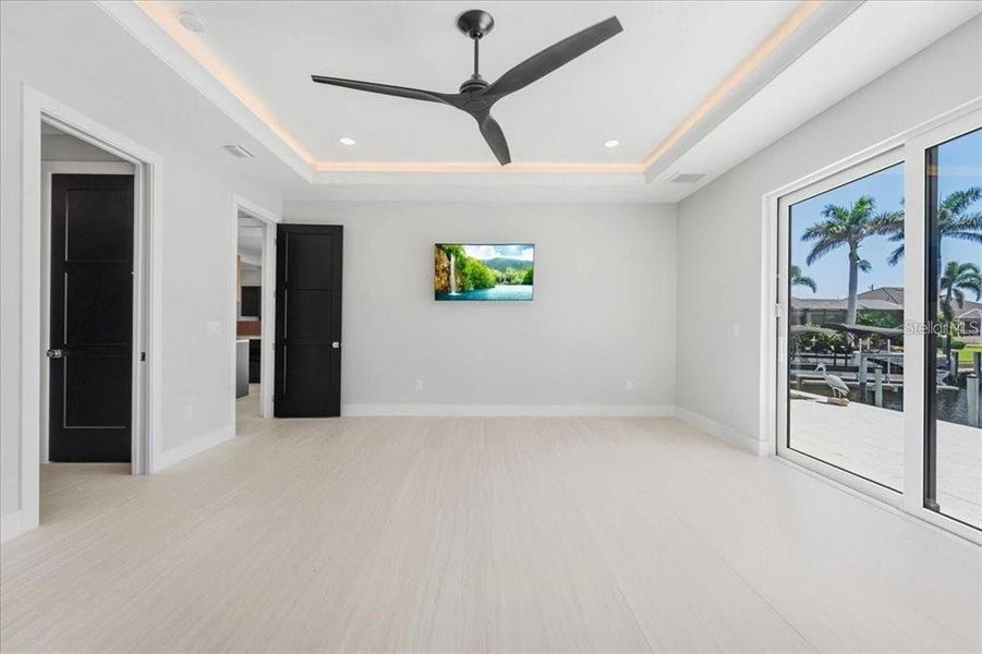 Spacious, unfurnished interior of a new home in , Punta Gorda (Image 23).