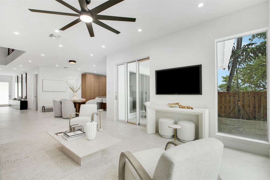 2D floor plan layout of this home in , Fort Lauderdale, FL (Image 4).