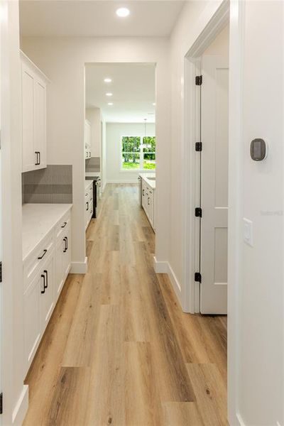 Spacious, unfurnished interior of a new home in , Weeki Wachee (Image 81).