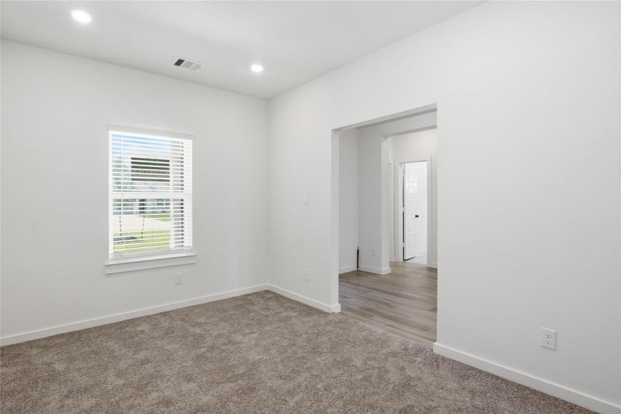 Spacious, unfurnished interior of a new home in , Alvin (Image 37). Spacious, unfurnished interior of a new home in , Alvin (Image 37).