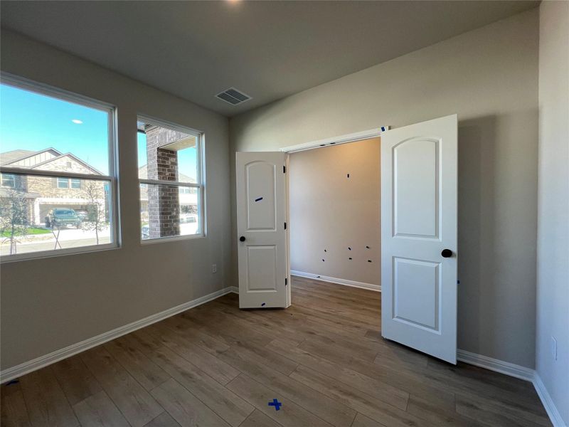 Spacious, unfurnished interior of a new home in Rolling Glen, Hutto (Image 14).