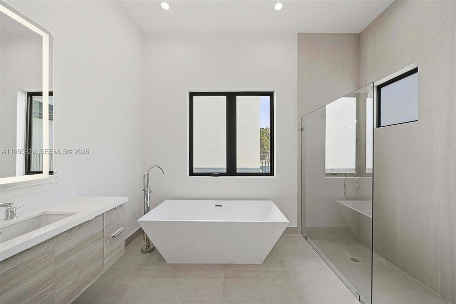 Furnished interior view inside a new home in , Hollywood (Image 43).