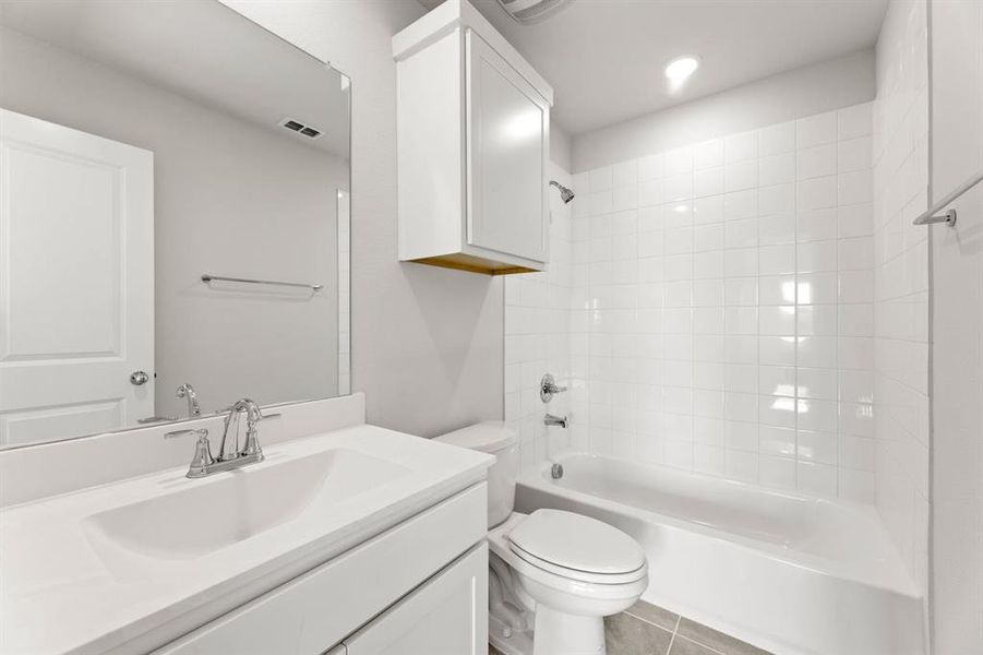 1504 Blackthorne-Bathroom-1
