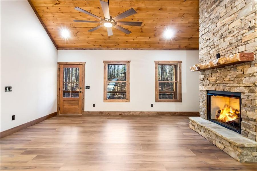 Spacious, unfurnished interior of a new home in , Ellijay (Image 21).