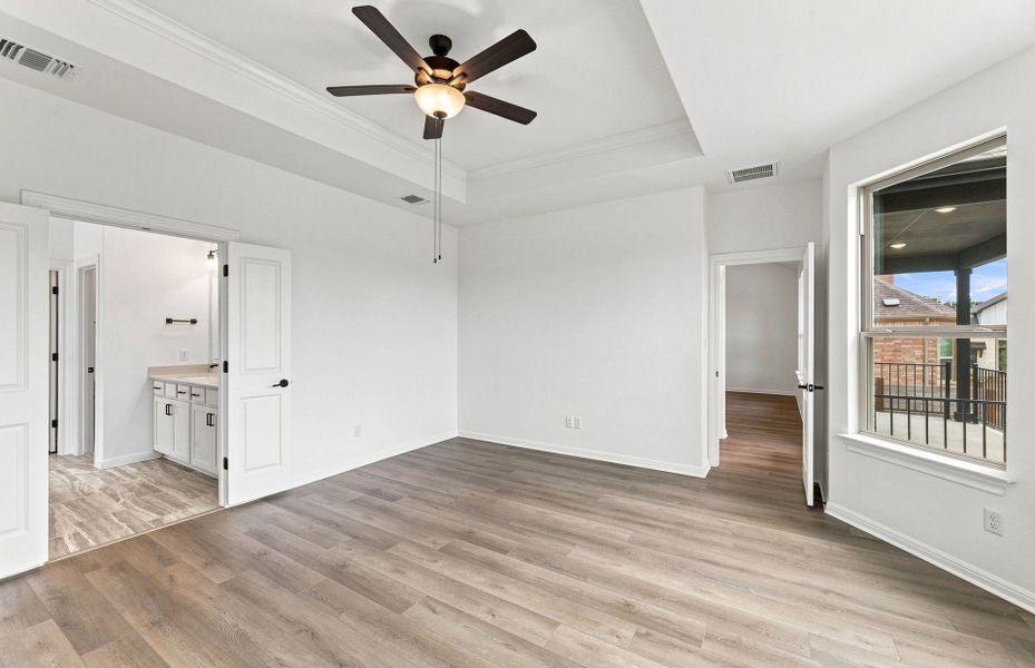 Spacious, unfurnished interior of a new home in Bluffview Reserve, Leander (Image 54).
