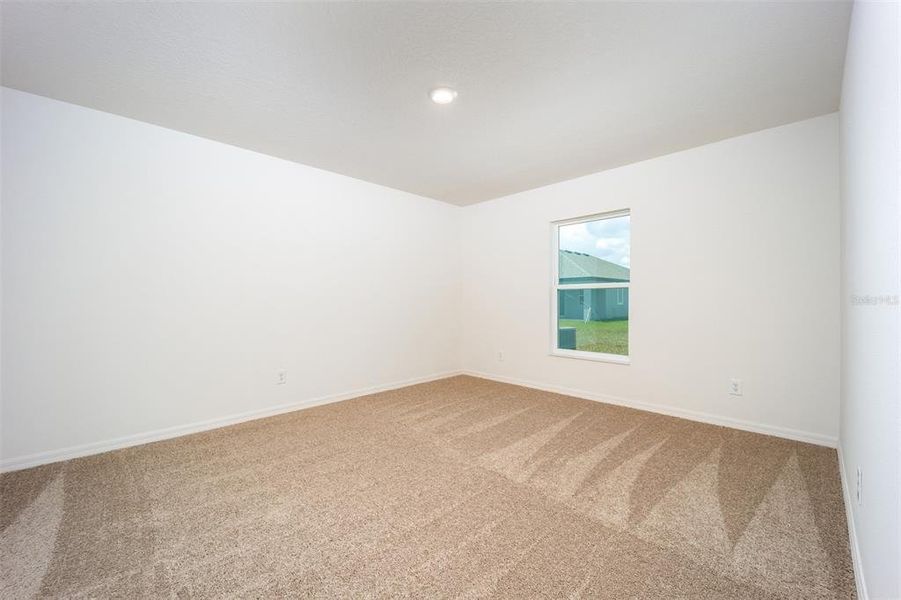 Spacious, unfurnished interior of a new home in Gum Lake Preserve, Lake Alfred (Image 11). Spacious, unfurnished interior of a new home in Gum Lake Preserve, Lake Alfred (Image 11).