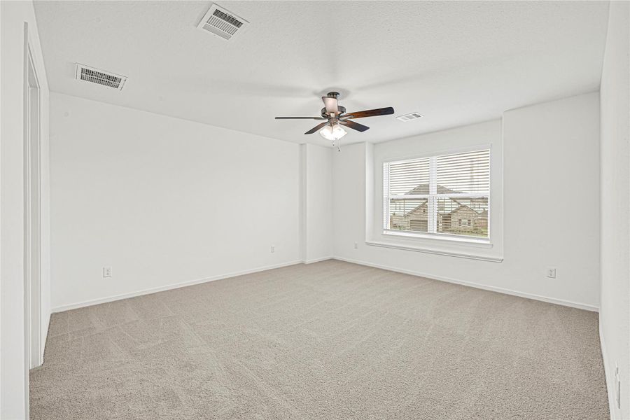 Spacious, unfurnished interior of a new home in Rollingbrook Estates, Baytown (Image 16). Spacious, unfurnished interior of a new home in Rollingbrook Estates, Baytown (Image 16).