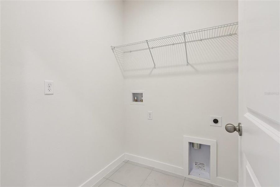 Spacious, unfurnished interior of a new home in Hamilton Bluff, Haines City (Image 32).