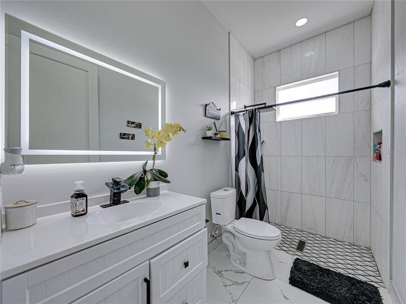 Furnished interior view inside a new home in , Lakeland (Image 13).