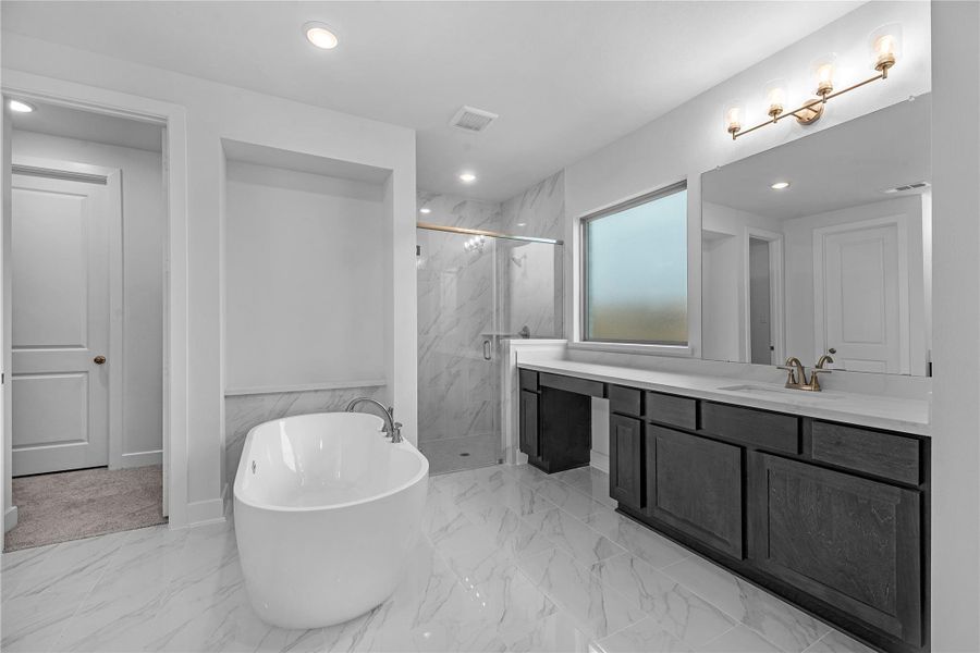 Furnished interior view inside a new home in Sienna, Missouri City (Image 7).