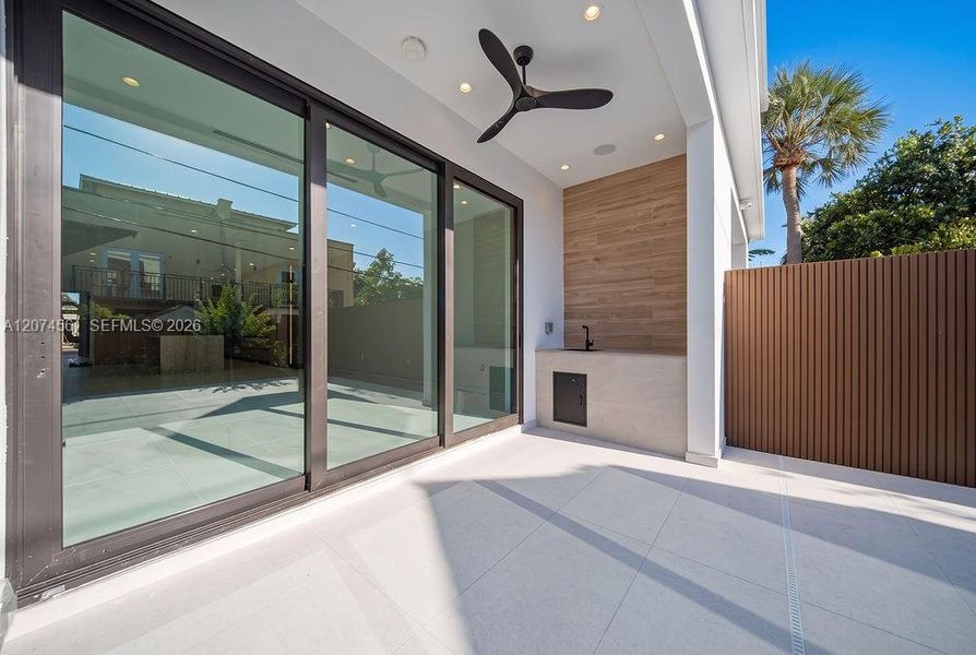 Exterior details and patio area of a home in , Fort Lauderdale (Image 3).