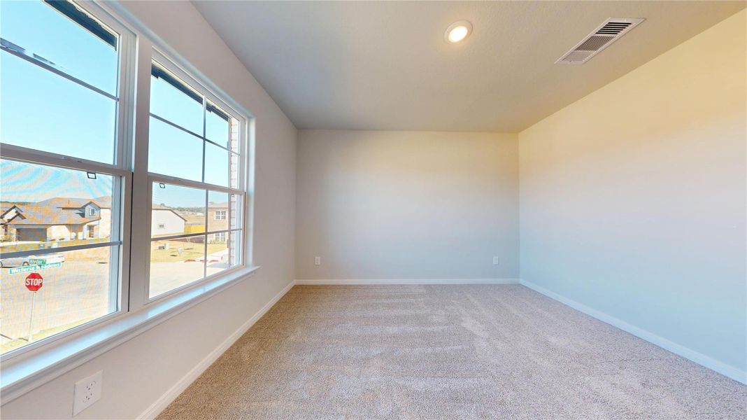Spacious, unfurnished interior of a new home in Lexington Heights 50', Willis (Image 37).