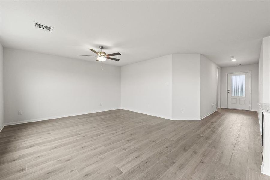 Spacious, unfurnished interior of a new home in Retreat at Fossil Creek, Fort Worth (Image 9). Spacious, unfurnished interior of a new home in Retreat at Fossil Creek, Fort Worth (Image 9).