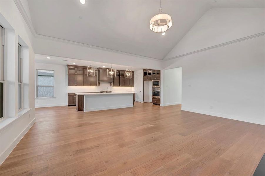 Spacious, unfurnished interior of a new home in Kreymer at the Park, Wylie (Image 19).