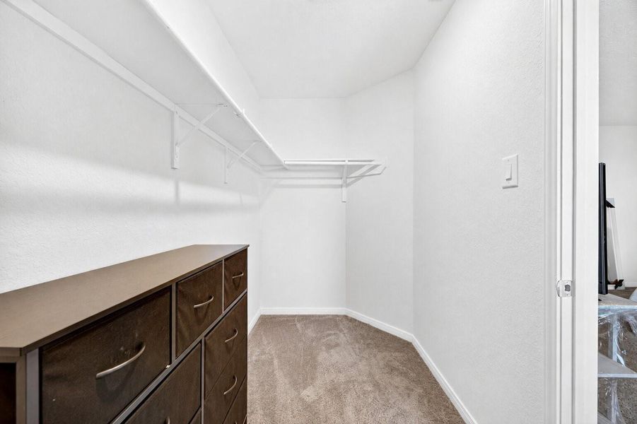 Spacious, unfurnished interior of a new home in , Katy (Image 23).