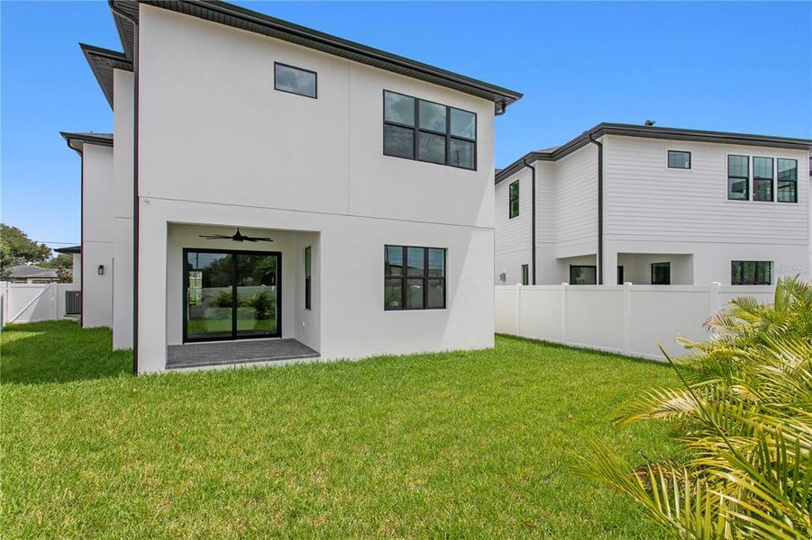 Exterior details and patio area of a home in , Tampa (Image 4).