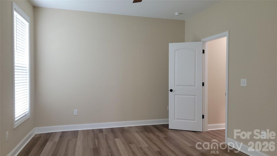 Spacious, unfurnished interior of a new home in , Gold Hill (Image 23).