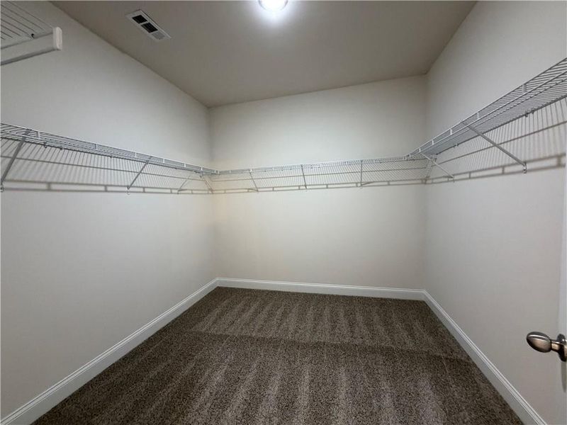 Spacious, unfurnished interior of a new home in , Jefferson (Image 34).