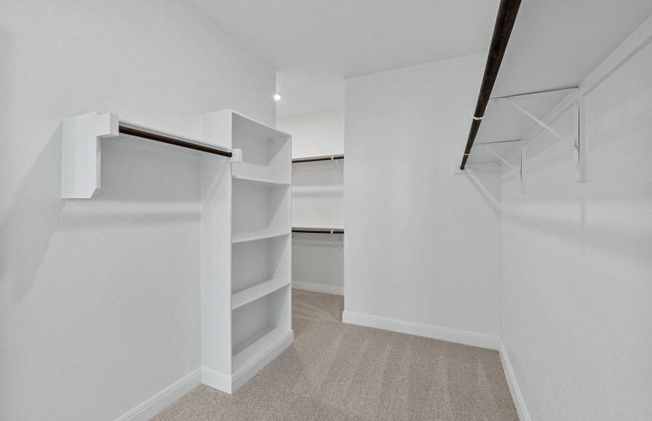 Image 68 of a home in Bluffview Reserve.