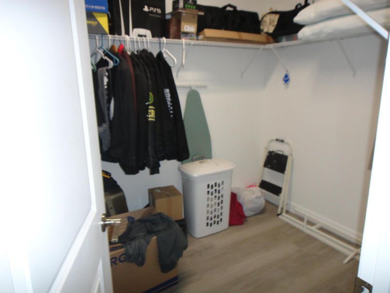 MASTER CLOSET MASTER CLOSET