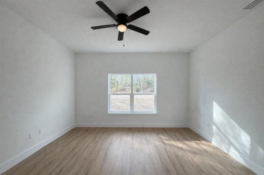 Spacious, unfurnished interior of a new home in , Citrus Springs (Image 19).