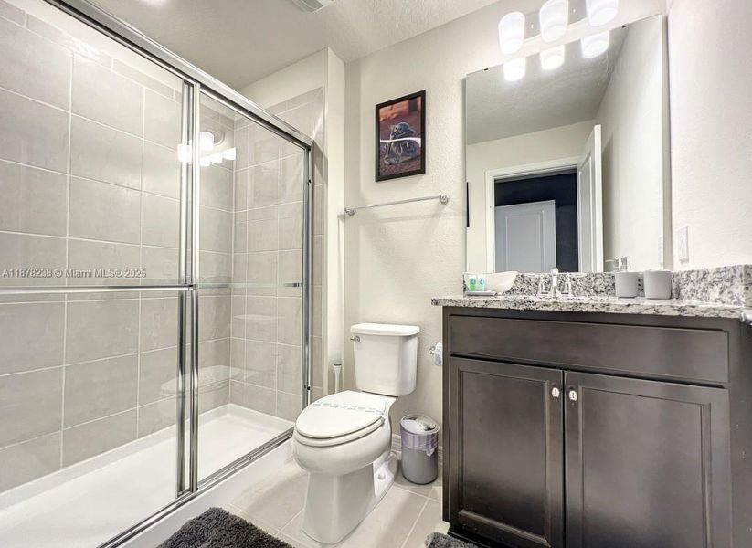 Furnished interior view inside a new home in , Davenport (Image 4).