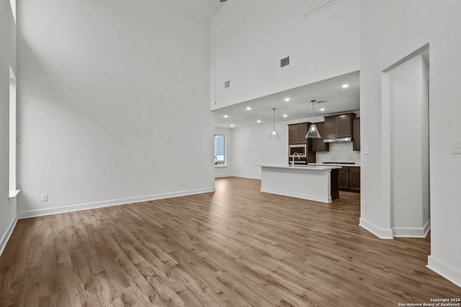 Spacious, unfurnished interior of a new home in Veramendi, New Braunfels (Image 22).