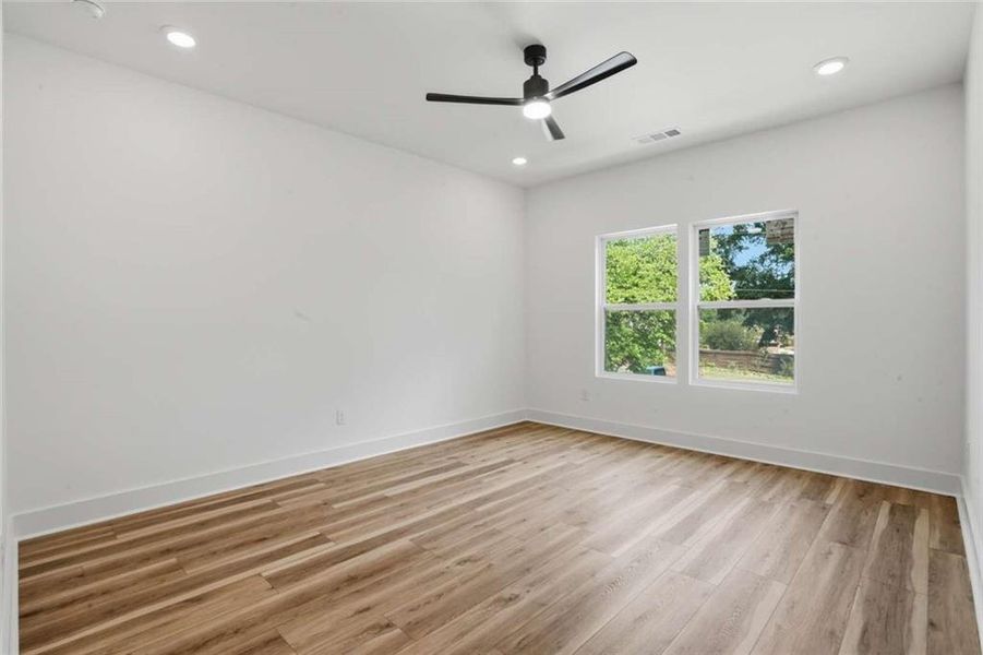 Spacious, unfurnished interior of a new home in , Atlanta (Image 19).