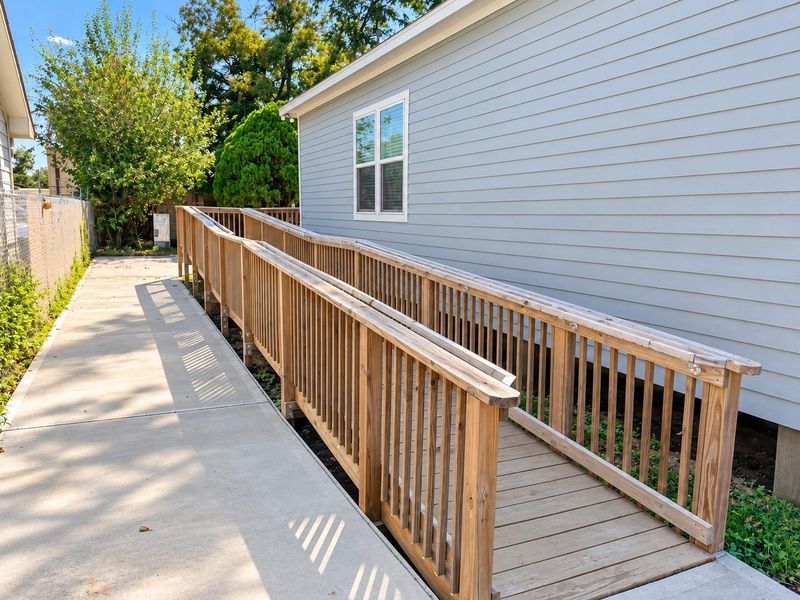 Exterior details and patio area of a home in , Houston (Image 16).