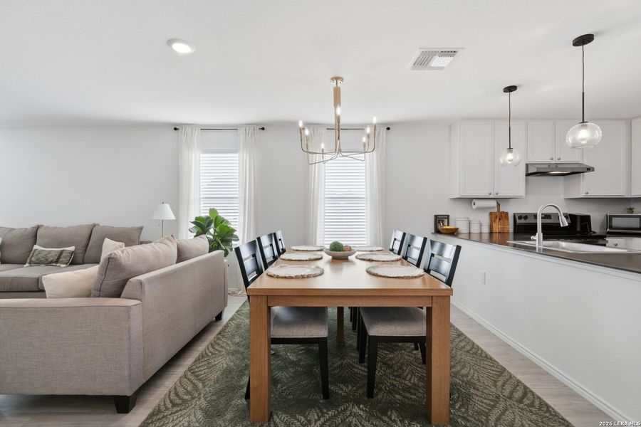Furnished interior view inside a new home in Mission del Lago, San Antonio (Image 14). Furnished interior view inside a new home in Mission del Lago, San Antonio (Image 14).