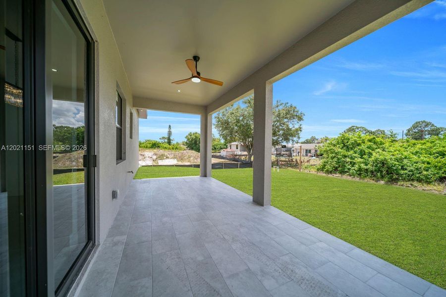 Exterior details and patio area of a home in , Lehigh Acres (Image 4).