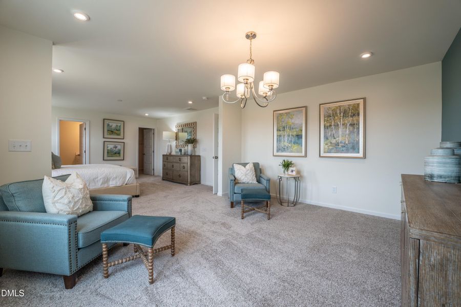 027_King_Optional Primary Suite Sitting 027_King_Optional Primary Suite Sitting