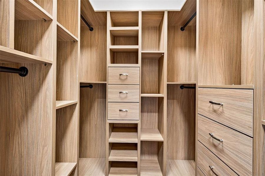 Spacious, unfurnished interior of a new home in , Thonotosassa (Image 87). Spacious, unfurnished interior of a new home in , Thonotosassa (Image 87).