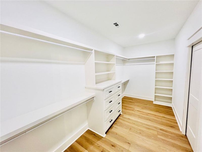 Spacious, unfurnished interior of a new home in , Cartersville (Image 21).