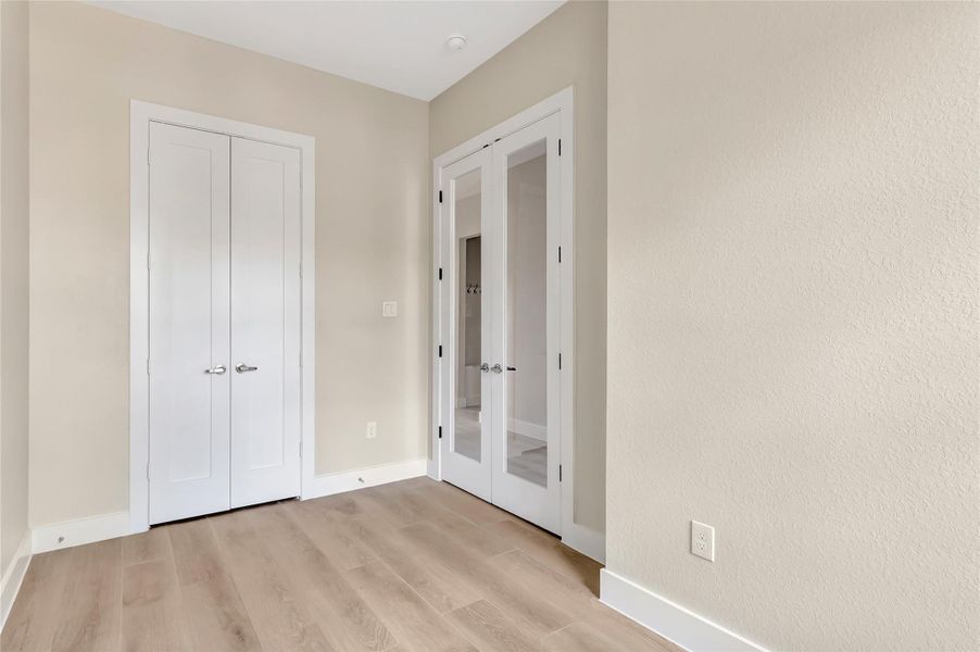 Spacious, unfurnished interior of a new home in , Conroe (Image 31).
