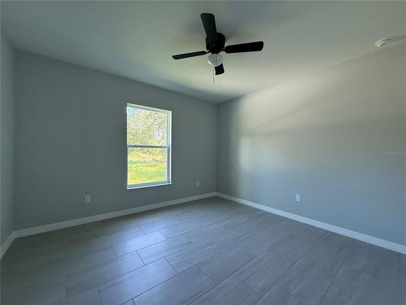 Spacious, unfurnished interior of a new home in , Ocala (Image 7).