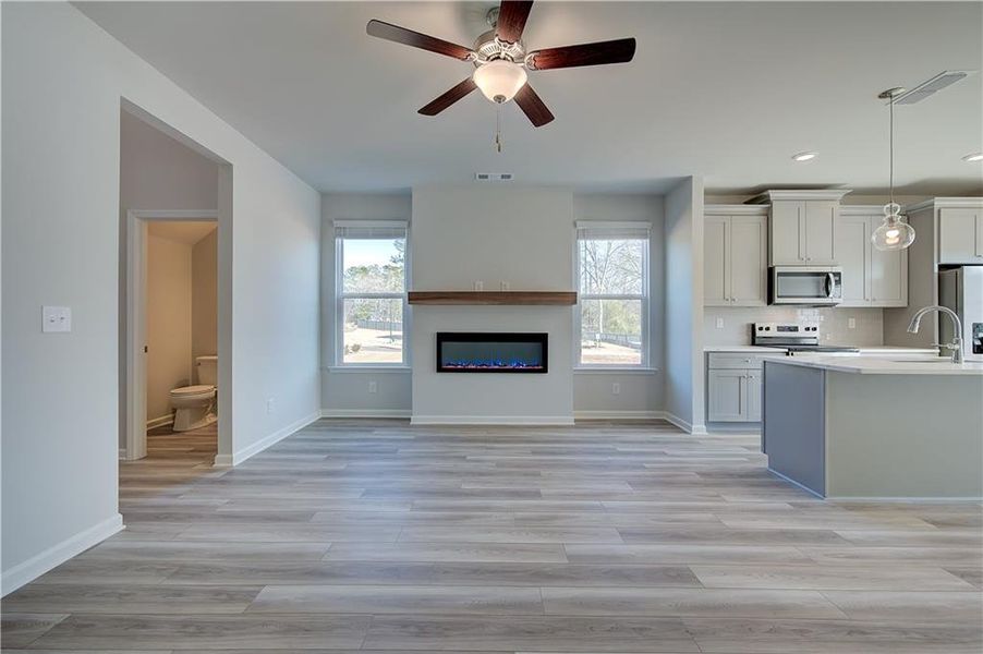 Spacious, unfurnished interior of a new home in Enclave at Evergreen, Fairburn (Image 20).