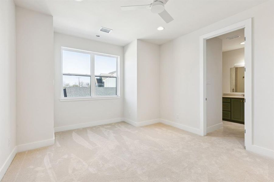 Spacious, unfurnished interior of a new home in , Roanoke (Image 22).