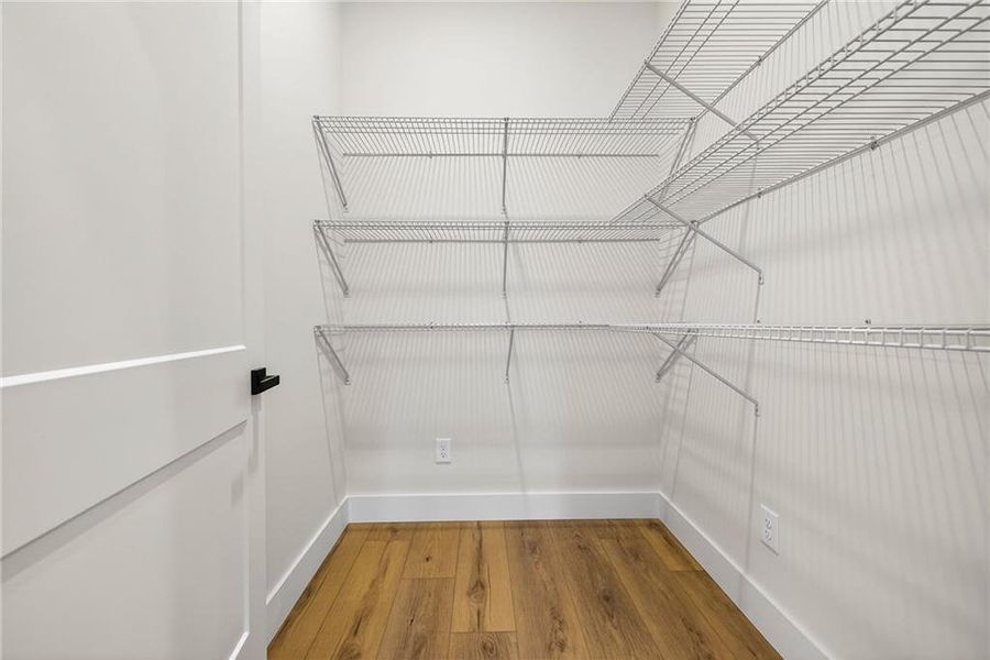 Spacious, unfurnished interior of a new home in , Gainesville (Image 25).