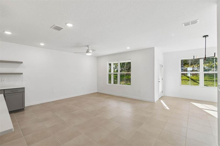 Spacious, unfurnished interior of a new home in Aspire at Canter Creek, Davenport (Image 22).