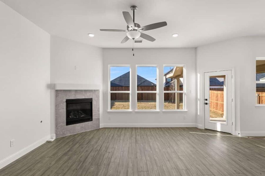 Representative unfurnished interior of a home built from the San Jacinto by UnionMain Homes in Elevon, Lavon (Image 20). Representative unfurnished interior of a home built from the San Jacinto by UnionMain Homes in Elevon, Lavon (Image 20).