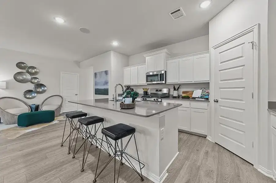Furnished interior view inside a new home in Rolling Ridge, Van Alstyne (Image 4).