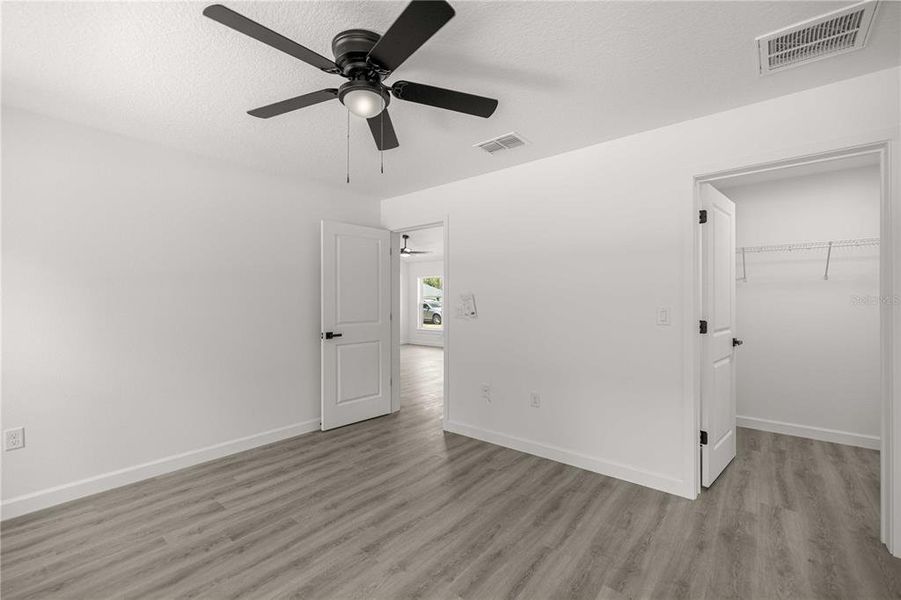 Spacious, unfurnished interior of a new home in , Dunnellon (Image 15).